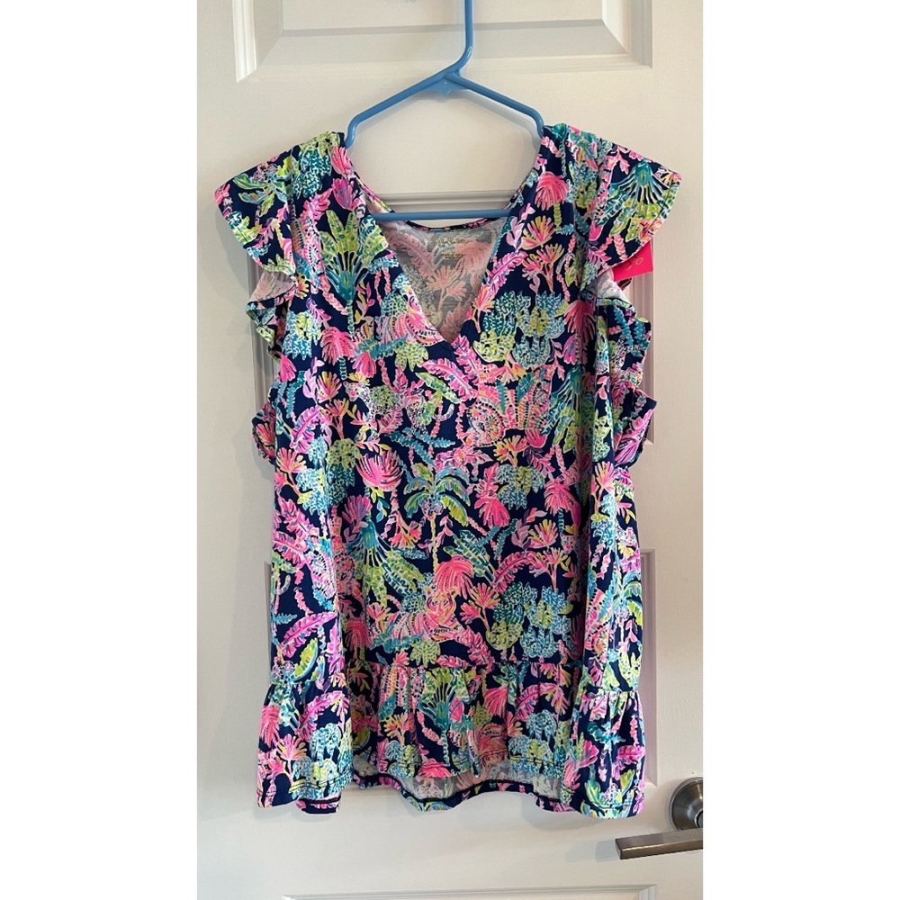 Lilly Pulitzer Seen and Herd Peplum Top size large
